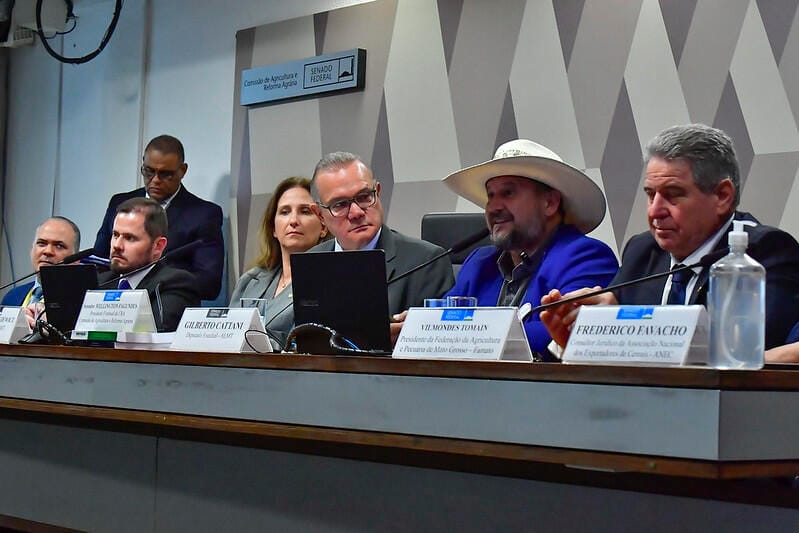 Aprosoja-MT e deputado elogiam Wellington Fagundes por fim da moratória