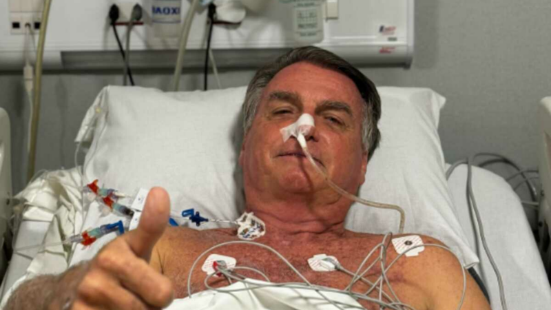 Bolsonaro vai passar por cirurgia no intestino amanhã em Brasília após internação no RN