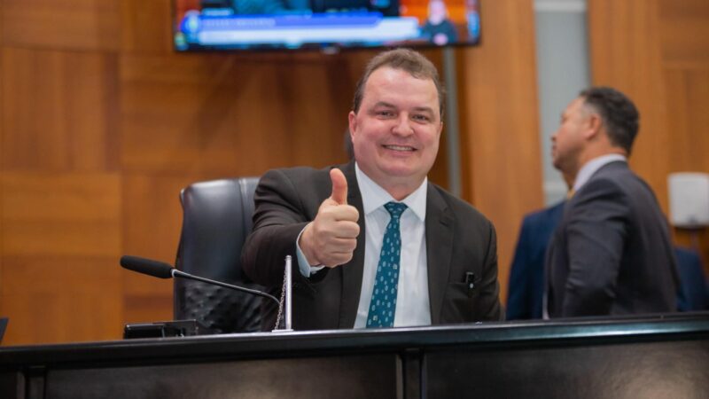De saída do PSB, presidente da AL convida deputado e secretário para também integrarem o Podemos