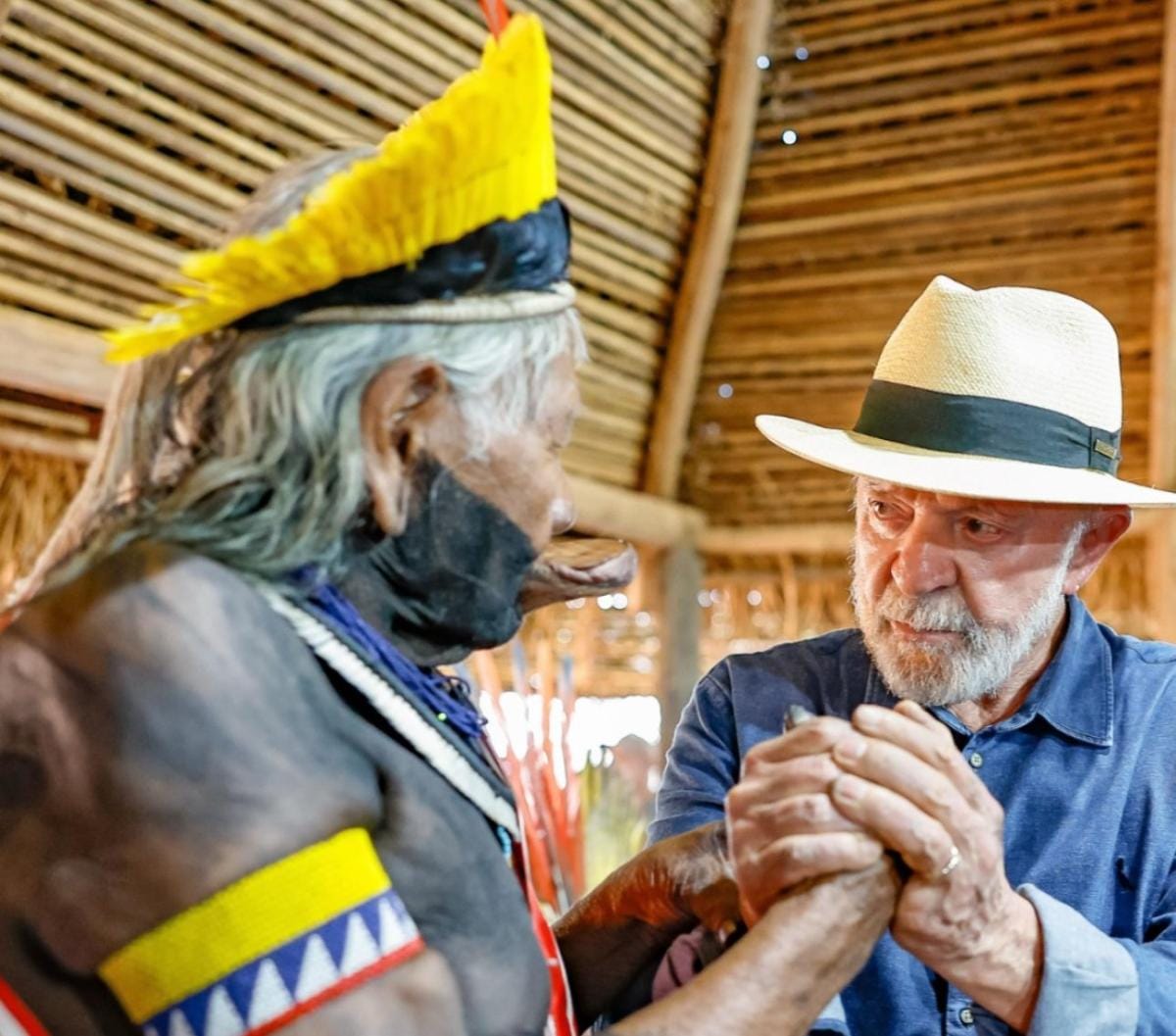 Em visita a MT, Lula entrega maior honraria do Brasil a cacique Raoni