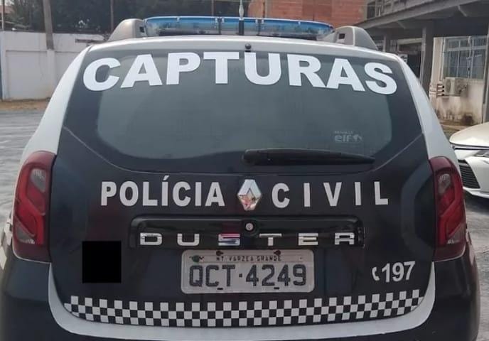Jovem suspeita de aplicar golpes virtuais é presa em residencial na capital
