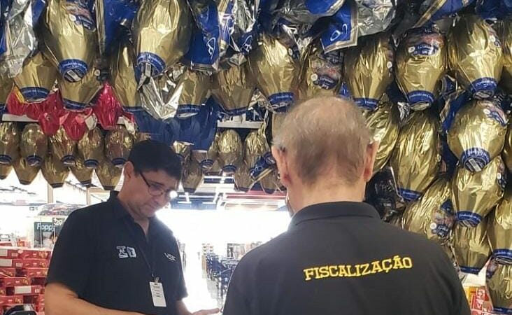 Operação especial fiscaliza chocolates e pescados em Cuiabá e Várzea Grande