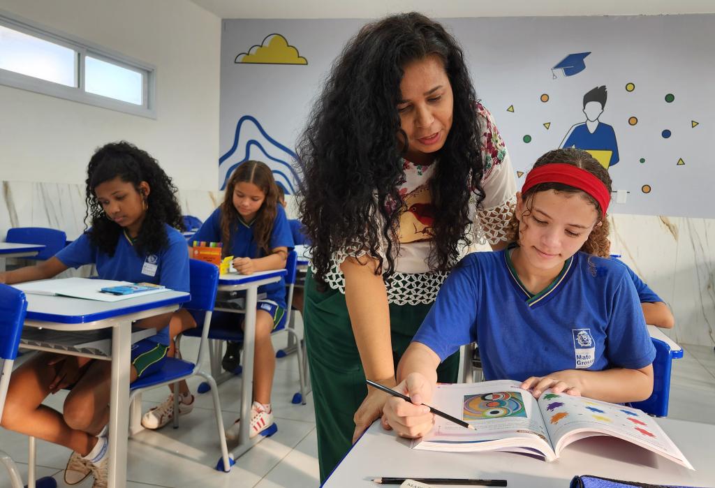 Piso salarial de professor da Rede Estadual de MT atrai candidatos para concurso público da Seduc