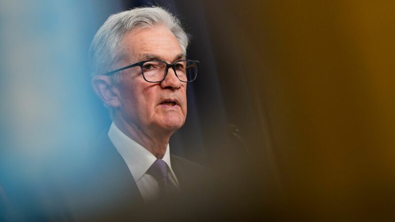 Trump diz que Powell deveria reduzir a taxa de juros