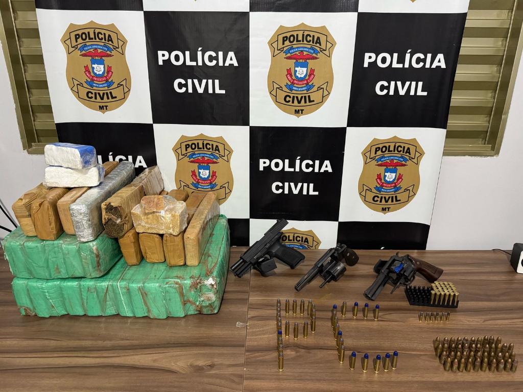 Polícia Civil desmonta ponto de armazenamento de armas e drogas em residência abandonada em Cocalinho