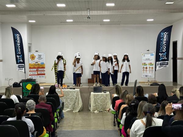 Sorriso sedia 10º Encontro Regional da ACETMT-Unificar sobre garantia dos direitos das crianças e adolescentes