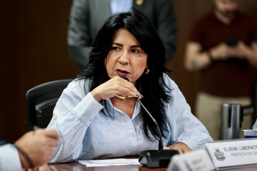 Justiça suspende aumento salarial de 42% para prefeita, vice e vereadores de Cáceres