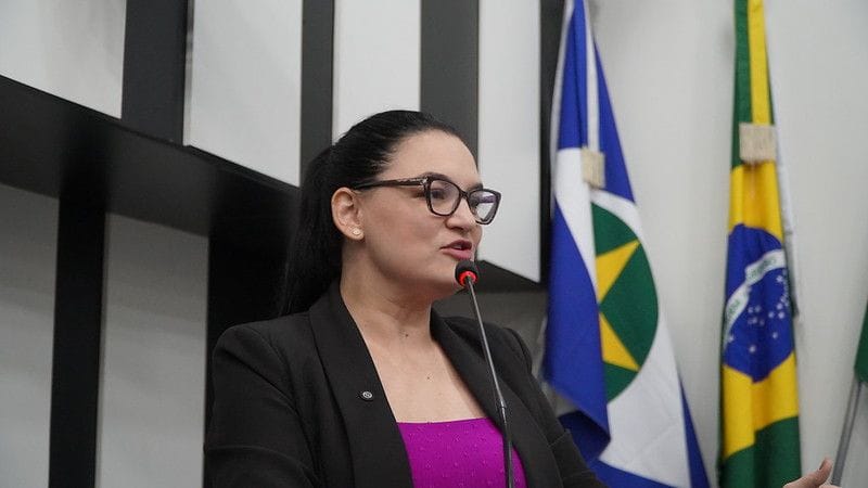 Samantha nega perseguição e acusa vereador de politizar rejeição de projeto na CCJ