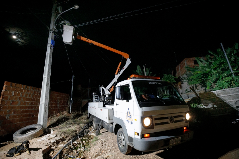 Prefeitura realiza reparos em mais de 28 mil pontos de iluminação em Cuiabá