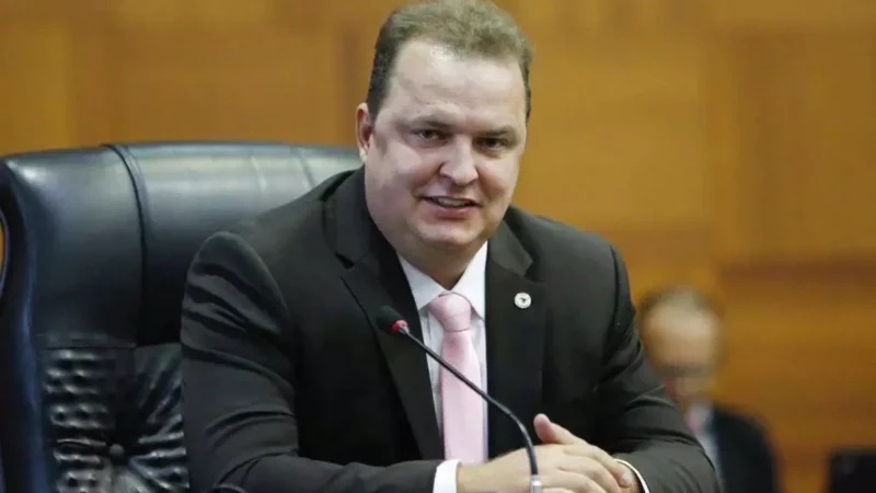 Max Russi critica falta de ação do governo e do Congresso para enfrentar crise fiscal