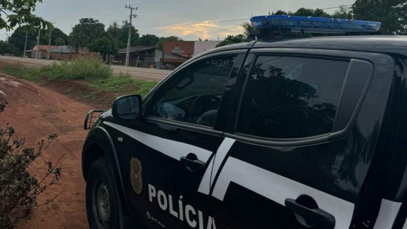Menor é apreendido com arma de fogo e motocicleta utilizadas em homicídios de mulher e adolescentes