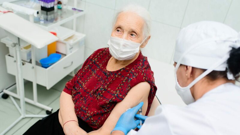 Unimed oferece vacina contra VSR para idosos