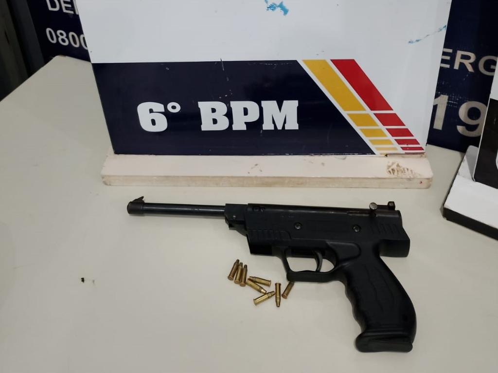 Polícia Militar prende membro de facção criminosa com arma de fogo e munições em Cáceres