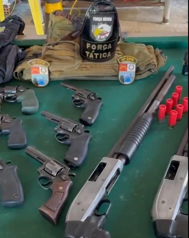 Polícia Militar prende cinco homens por roubo e invasão à propriedade rural