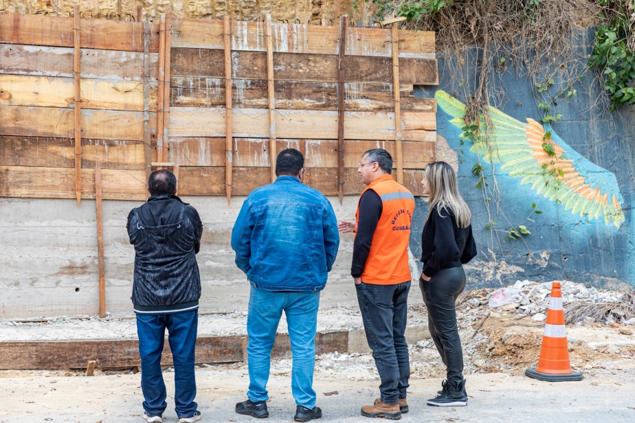 Prefeitura de Cuiabá atua em contenção no Morro do Santuário do Bom Despacho