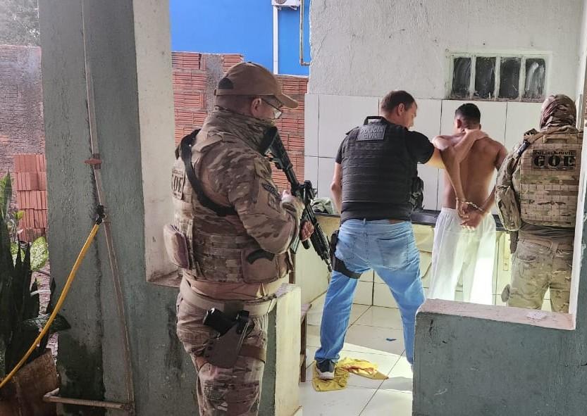 Polícia Civil prende homem suspeito de agredir ex-companheira e matar pai e concunhado dela