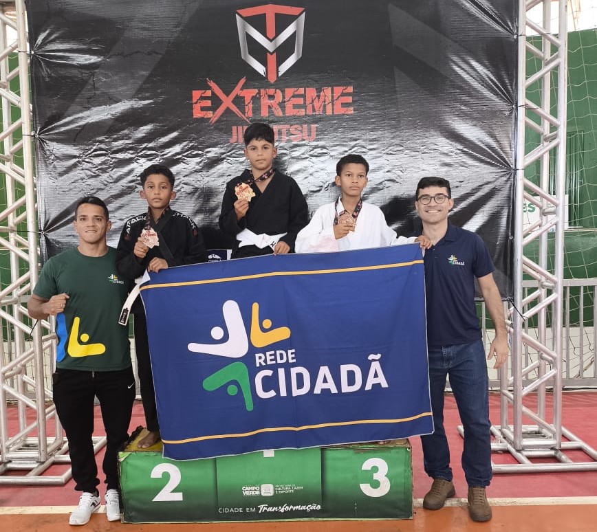 Atletas da Rede Cidadã conquistam 30 medalhas e troféu em campeonato estadual