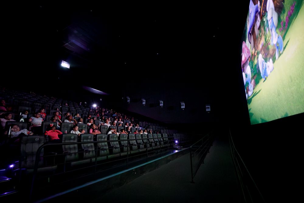 Simininas vivem dia especial com cinema e McDia Feliz em Cuiabá