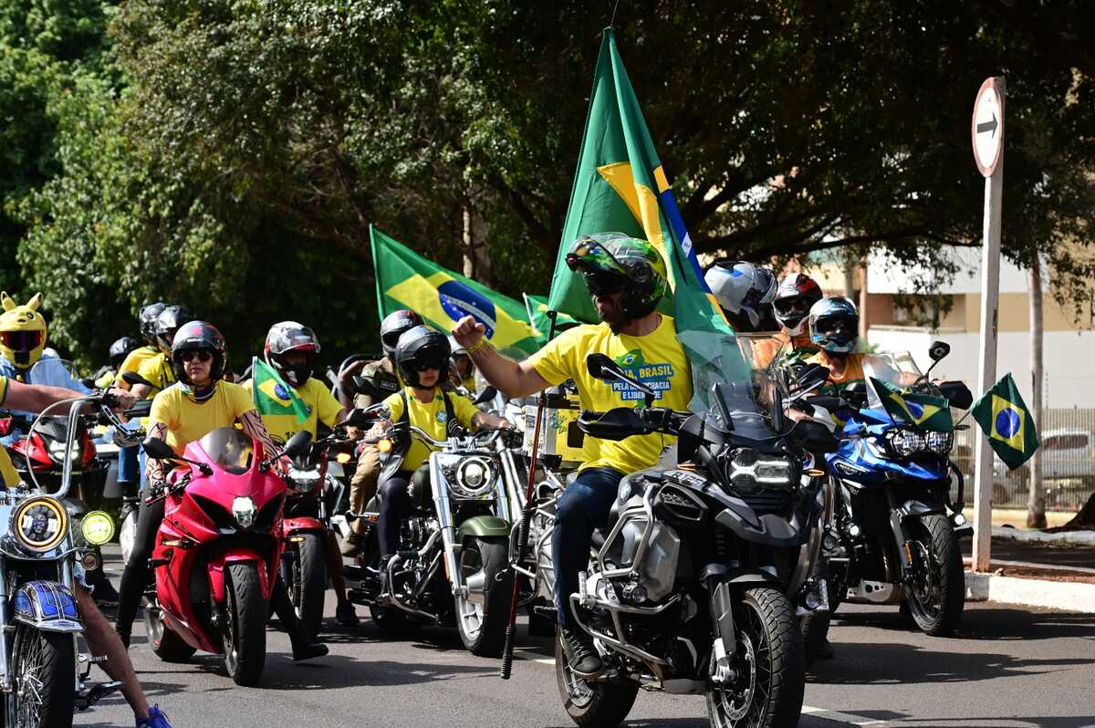 Manifestação pró-Bolsonaro ultrapassa expectativas e reúne 10 mil veículos na Afonso Pena