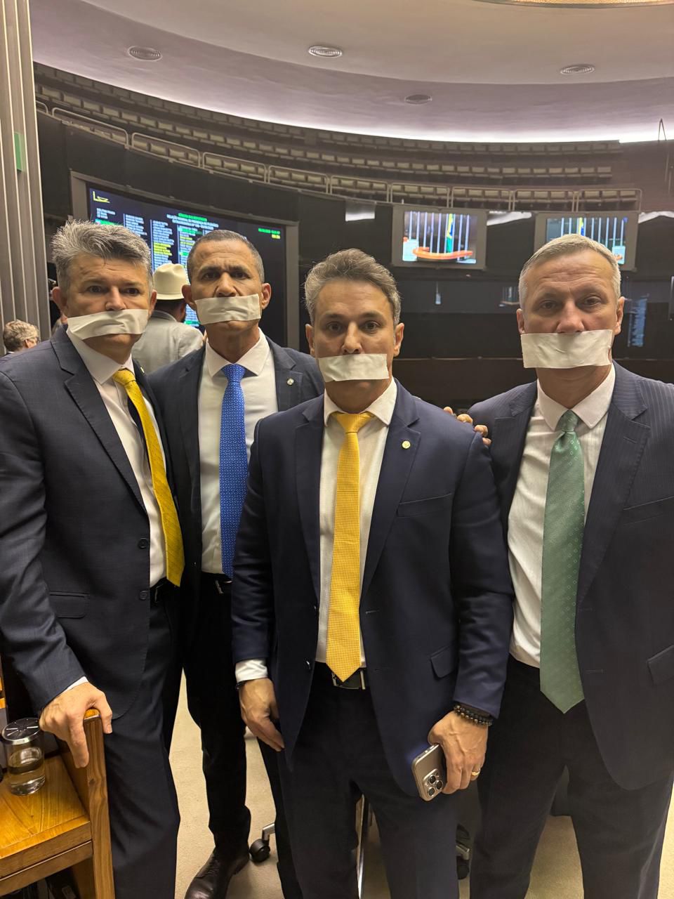 APÓS PRISÃO DE BOLSONARO