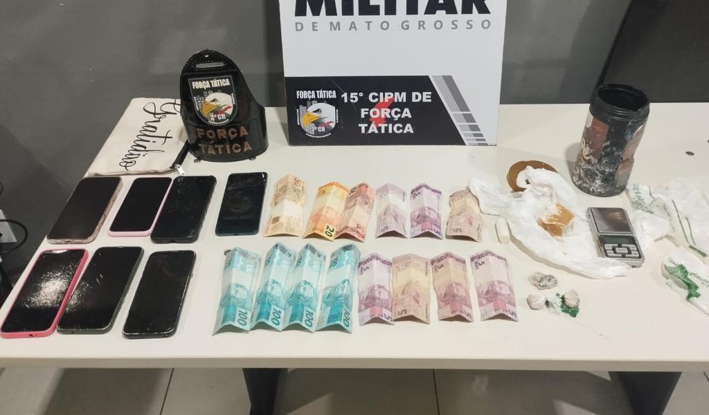 Força Tática prende duas pessoas por tráfico e apreende diversas porções de maconha e pasta base de cocaína