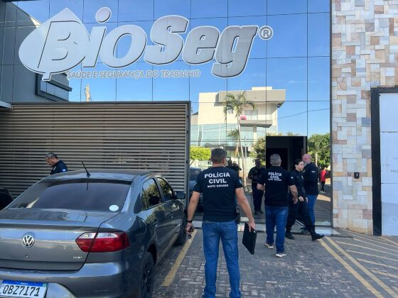 Laboratórios é alvo de operação da Polícia Civil