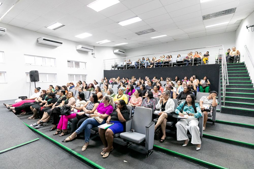 Professores recém contratados passam por qualificação para reforço de aprendizagem