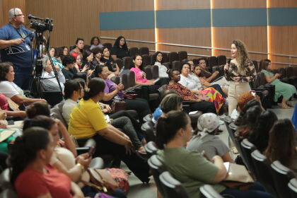 Audiência pública sobre feminicídio e violência doméstica