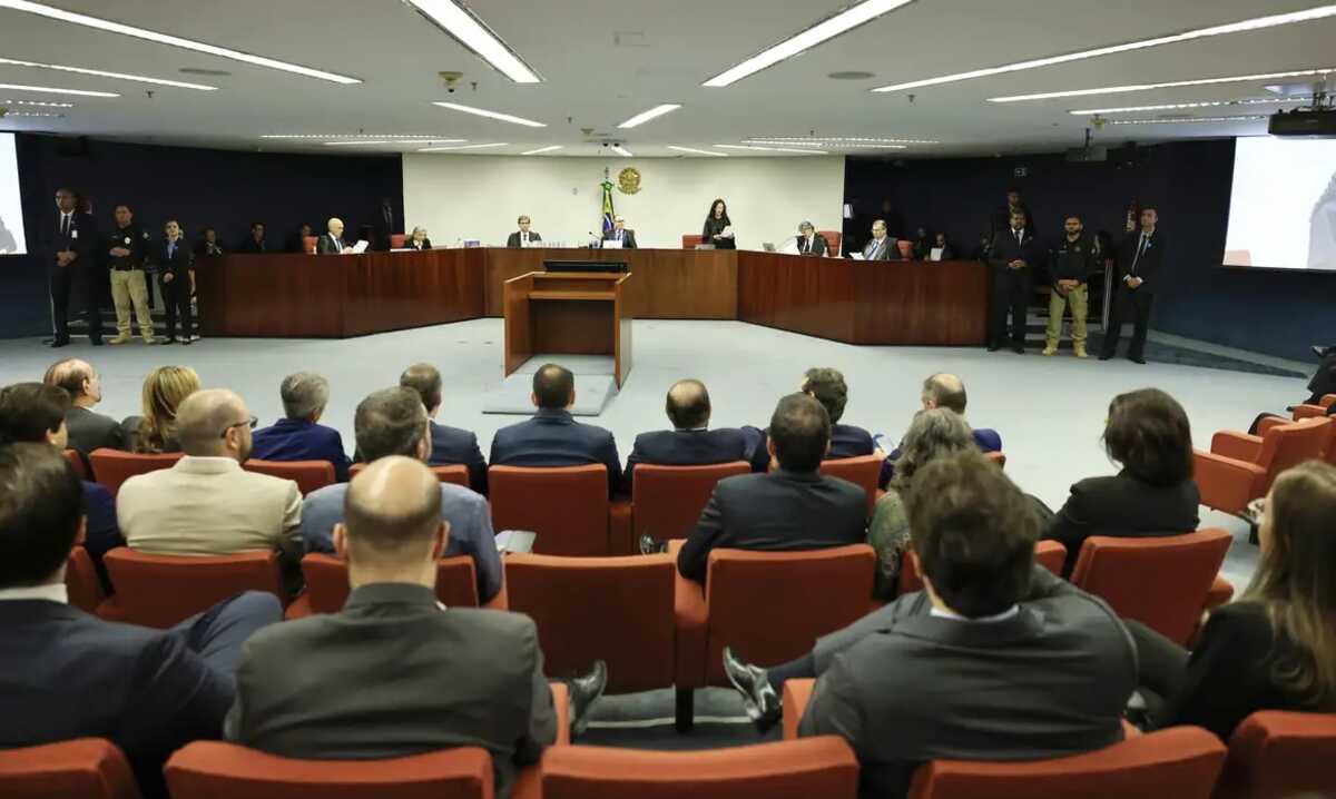 STF terá sessão extra para julgamento de Bolsonaro