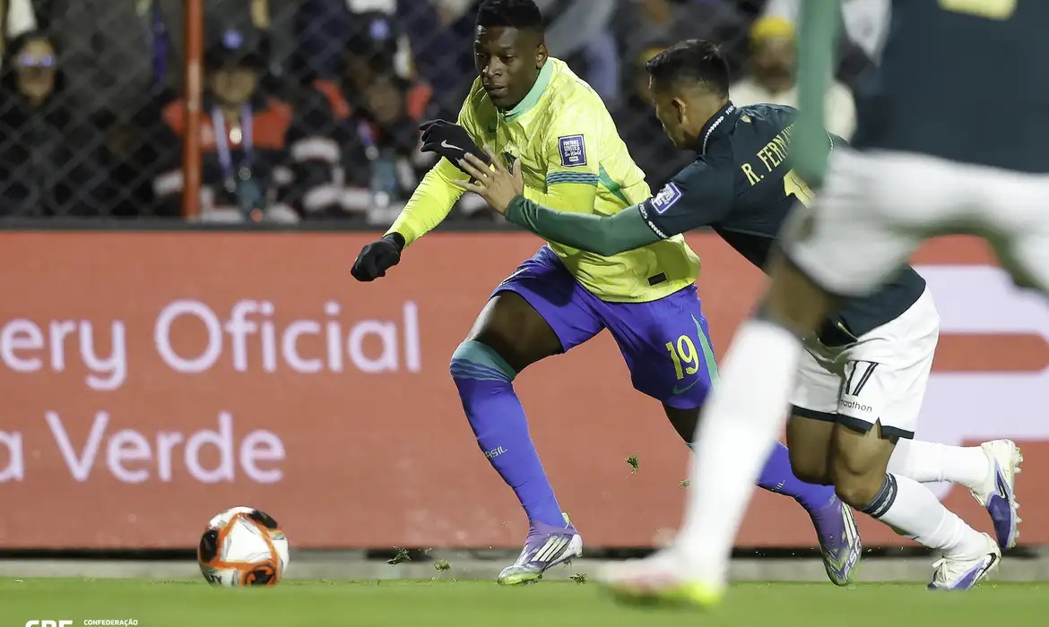 Brasil perde para Bolívia, encerra Eliminatórias com pior campanha