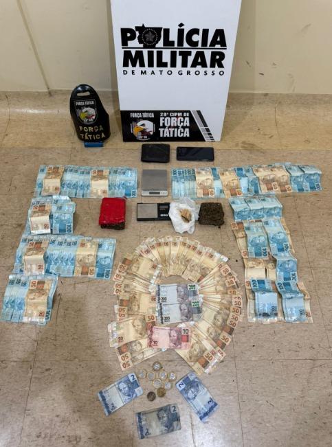 Força Tática conduz dupla por tráfico de drogas e apreende R$ 10,5 mil em dinheiro do crime