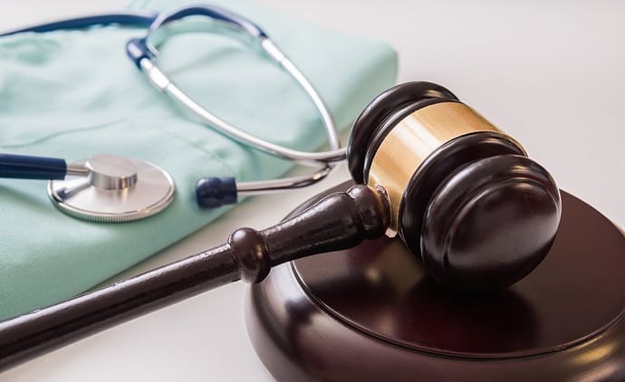 Hospital deverá indenizar mãe em R$ 40 mil por alta de recém-nascida com fratura na clavícula