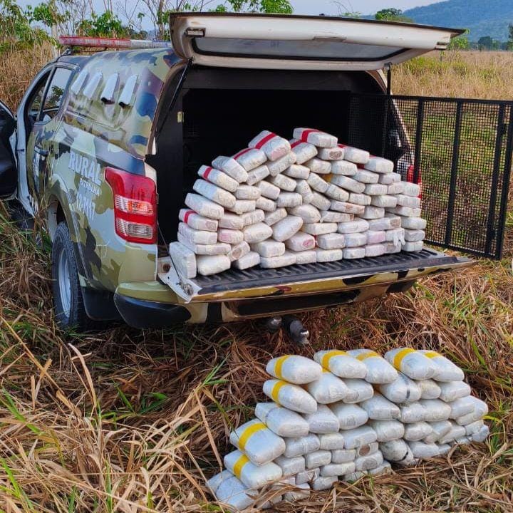 Polícia Militar e PRF apreendem 127 quilos de droga e causam prejuízo de R$ 1,2 mihão ao crime