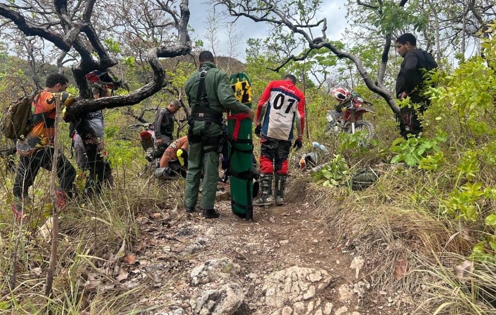 Ciopaer resgata piloto de motocross após acidente durante trilha em Chapada dos Guimarães