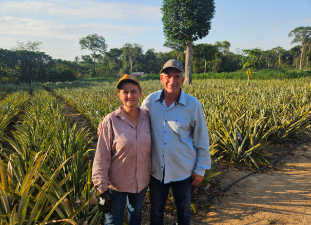 Casal deixa vida urbana e transforma chácara em modelo de produção agroecológica com apoio da Seaf e Empaer