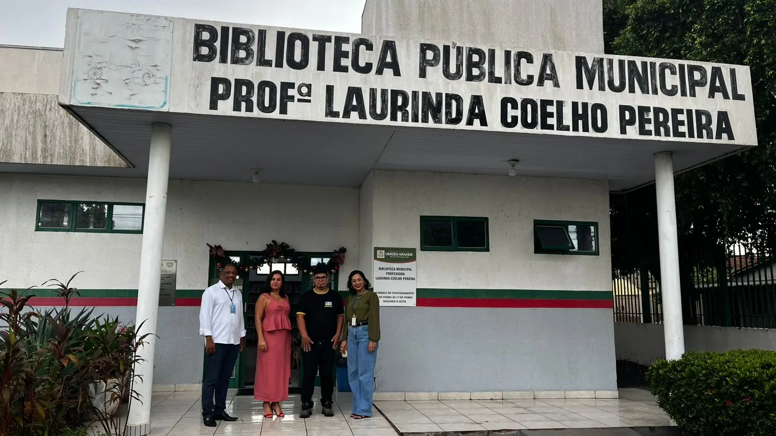 Fórum de Várzea Grande entrega recicláveis a biblioteca e ONGs de proteção animal