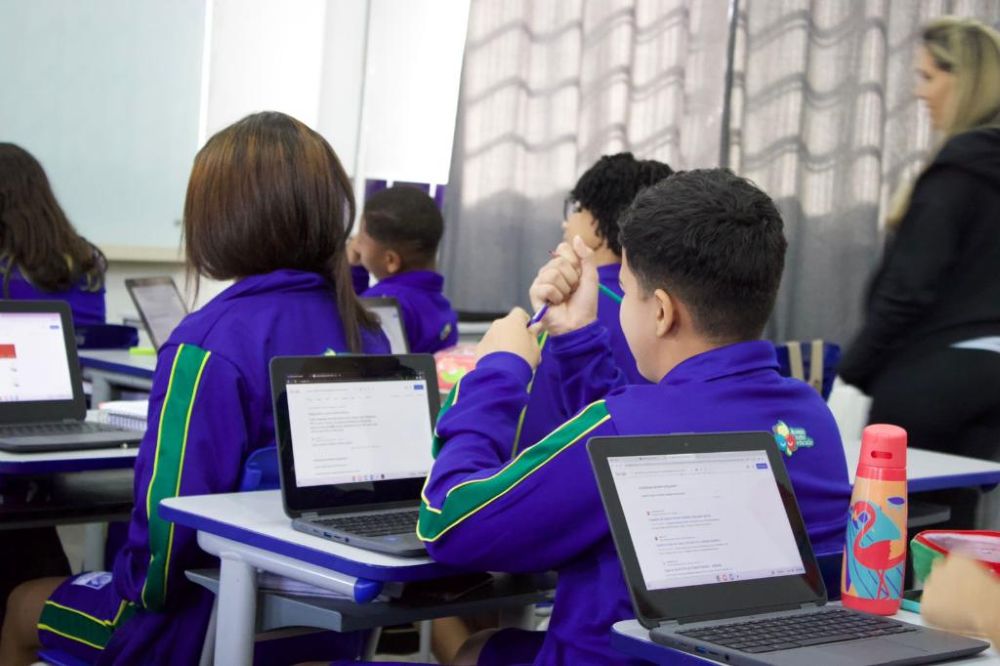 Parceria entre Seduc e Sicredi reforça programa de Educação Financeira da Rede Estadual de Ensino