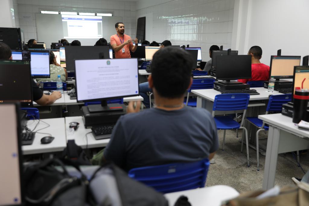 Politec amplia cobertura emissão de carteiras de identidade em todo o Estado