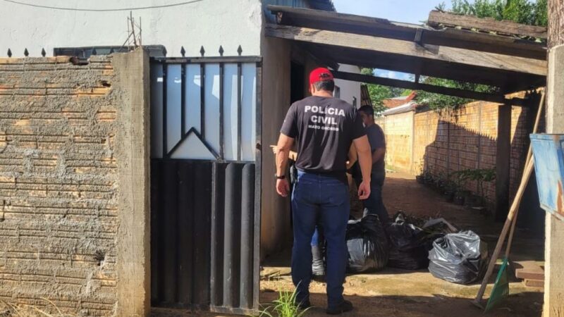 Polícia Civil prende tesoureira de facção criminosa durante cumprimento de mandado em Nova Xavantina