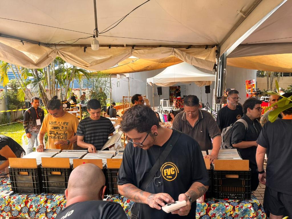 32ª Feira de Vinil e Criatividades conta com 15 expositores criativos do Estado