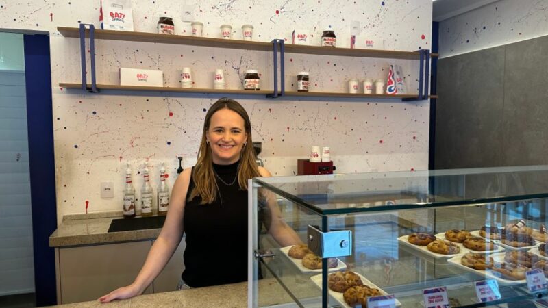 Crédito da Desenvolve MT impulsiona produção de marca cuiabana de cookies