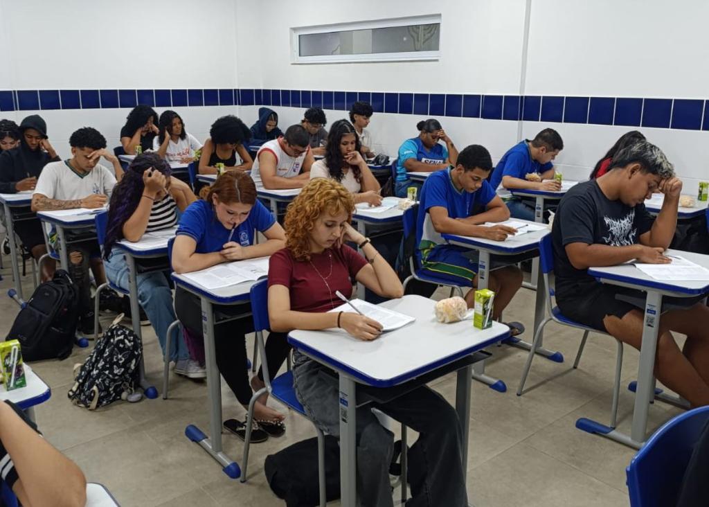 MOBILIZAÇÃO: Seduc promove Dia D para realização de inscrição de estudantes da Rede Estadual no Enem 2026
