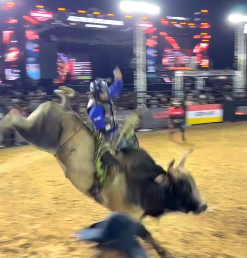 Alex Oliveira vence PBR Grand Rodeo em Sorriso e leva R$ 250 mil
