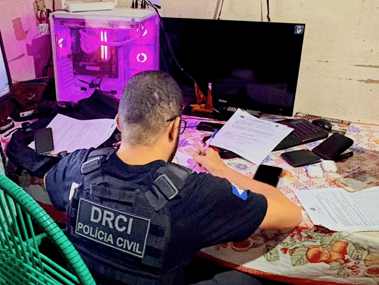 Polícia deflagra operação contra suspeito de aliciar criança em MT