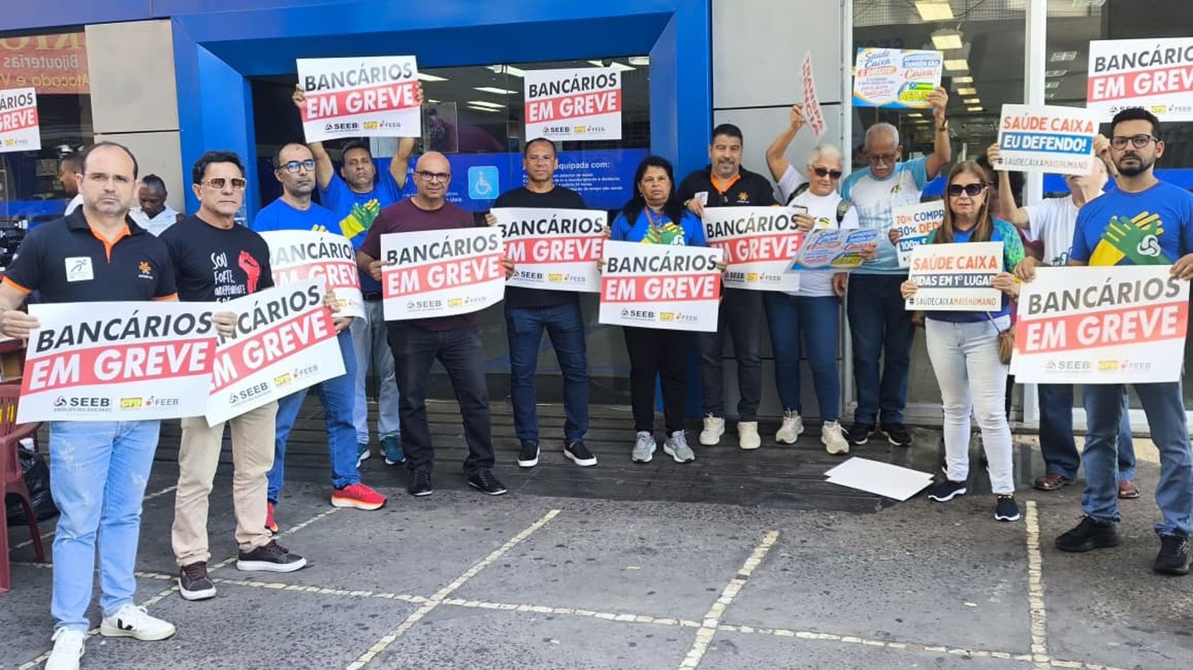 Bancários da Caixa mantêm greve em Mato Grosso e do Banco do Brasil aprovam acordo