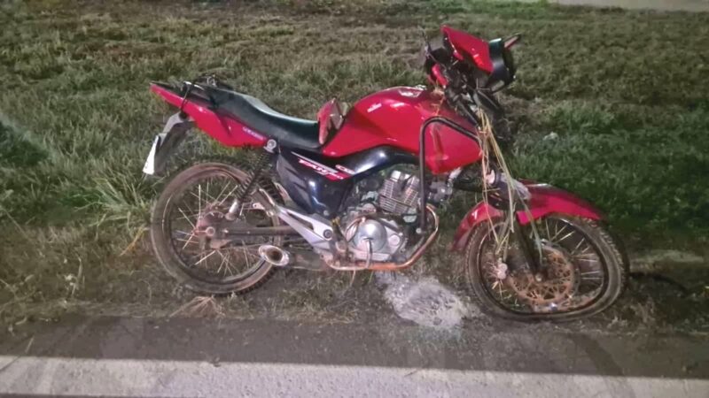 Motociclista com suspeita de embriaguez cai na lateral da BR-163 em Sinop